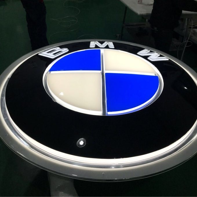 Vacuum Coating Acrylic BMW Automotive Signage Light Showroom Advertising Chrome Car Logo Sign