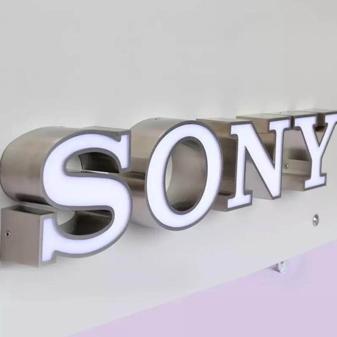 Le panneau de signe d'acier inoxydable de Letras 3d maintenable extérieur a mené la lettre acrylique lumineuse lumineuse de boutique