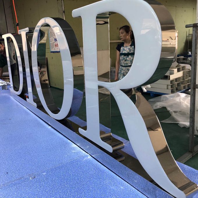 Outdoor Business Advertising Acrylic 3d Illuminated Electronic Display Led Light Epoxy Resin Letters Sign Board